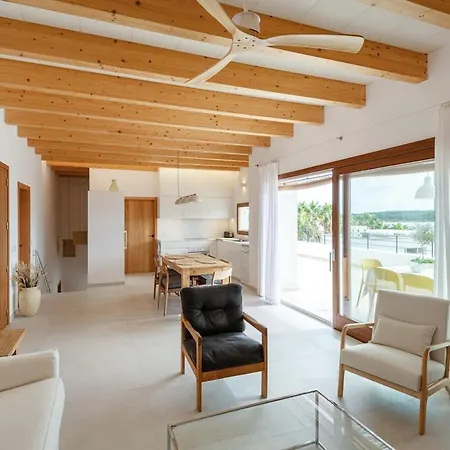 Prime Location With Spectacular Views 别墅