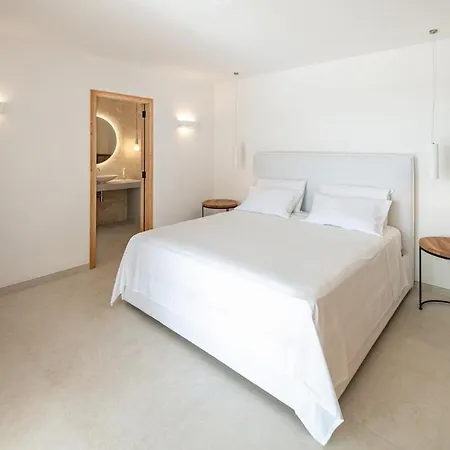 Prime Location With Spectacular Views * 福尔内利斯