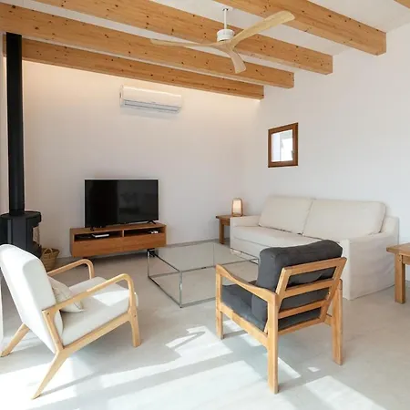 Prime Location With Spectacular Views 福尔内利斯